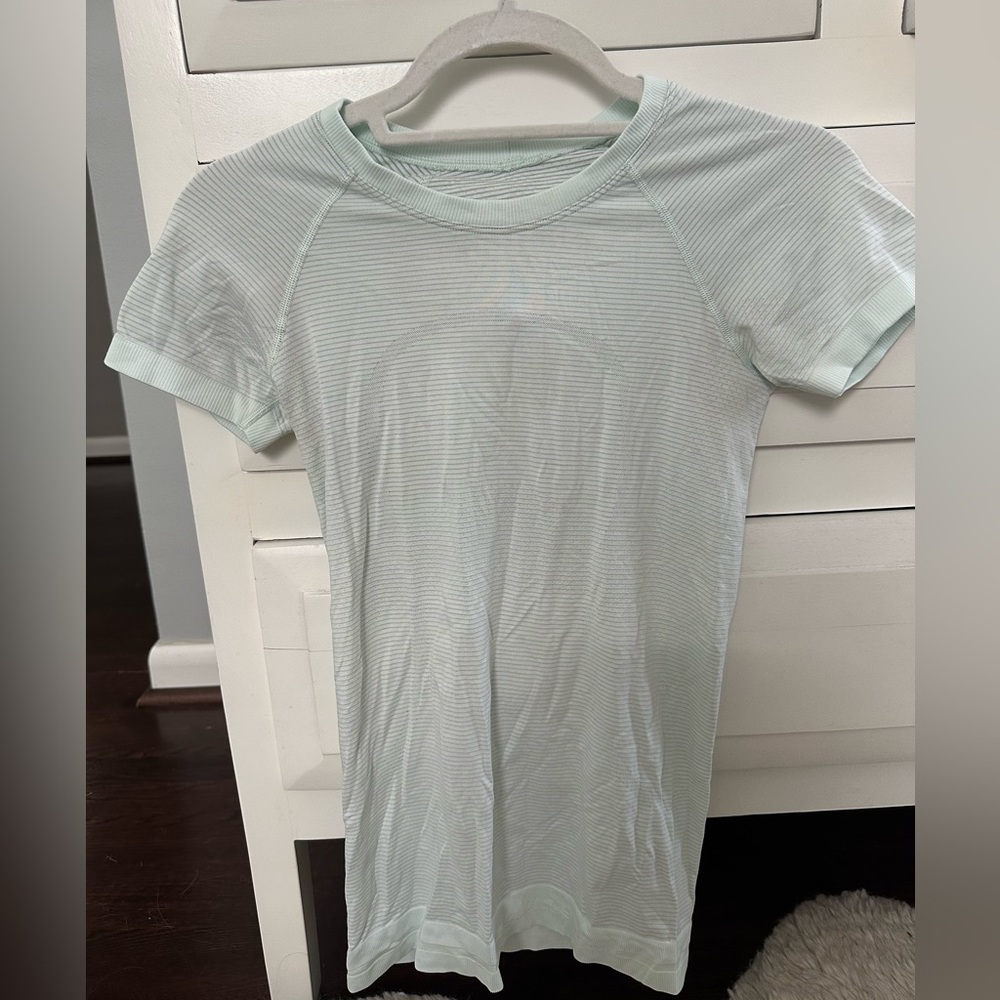 Lululemon teal t-shirt size 2